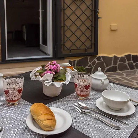 A Casa Di Titty 3*