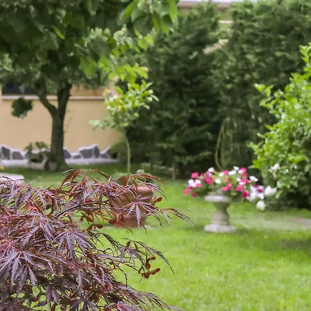 A Casa Di Titty 3*