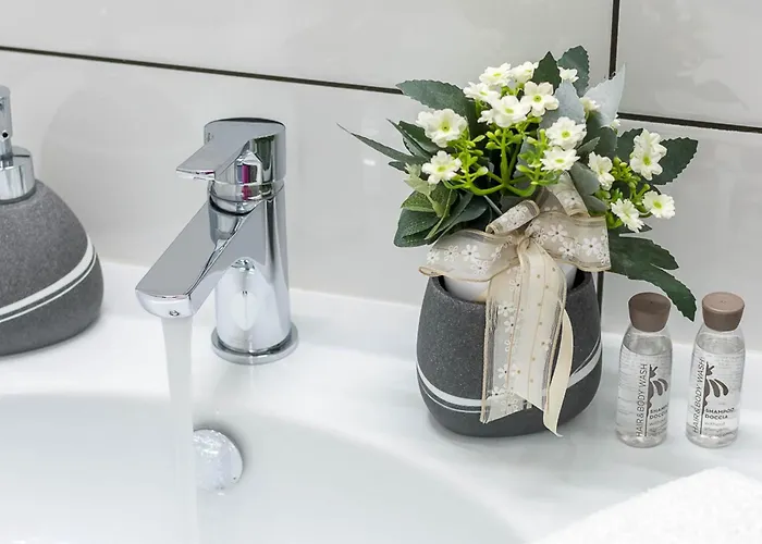 A Casa Di Titty B&B 피우미치노